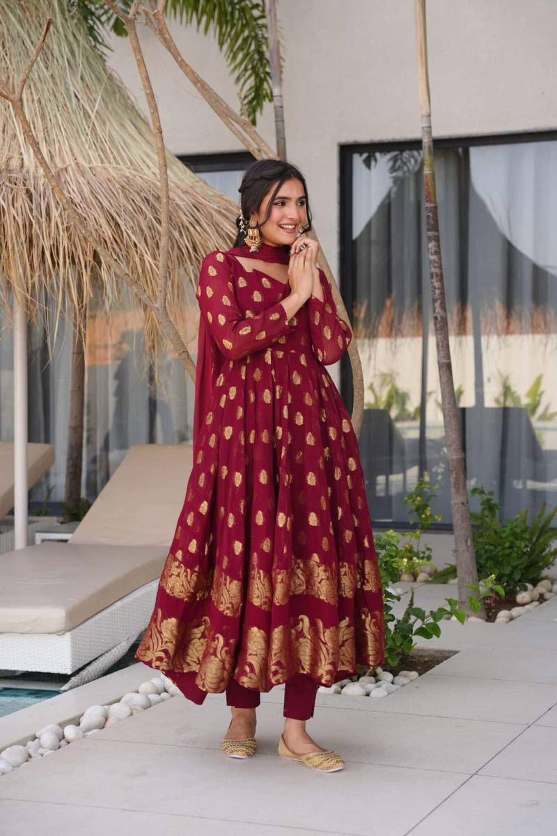 Beautiful Jaquard Fabric in Weaving Work Top