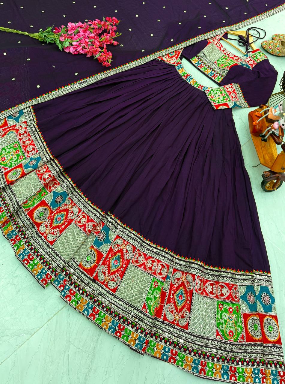 Coding Embroidery Siqunce Work with zip In Choli