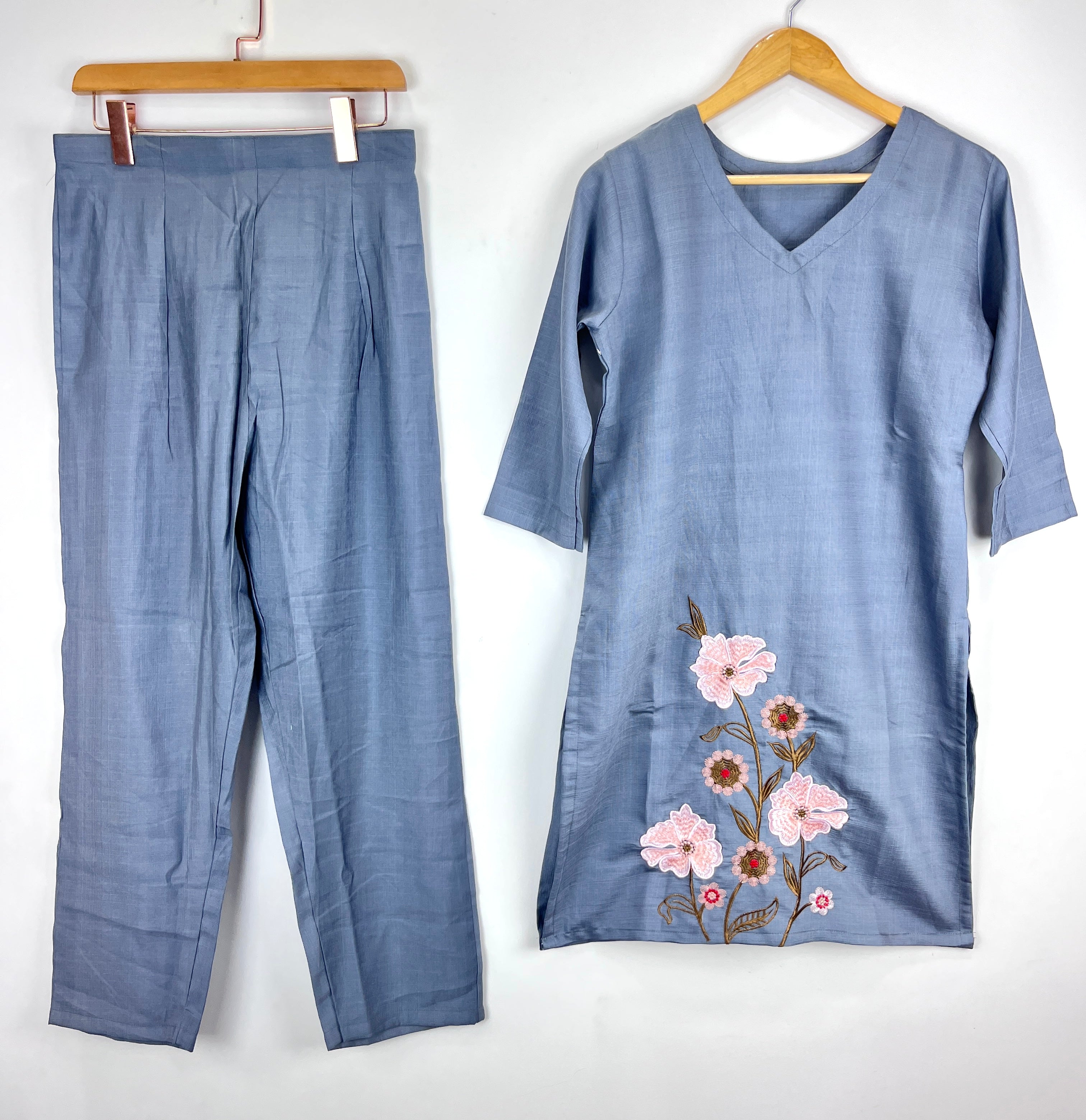 Pure Vertical Embroidery Thred Work Top Pent