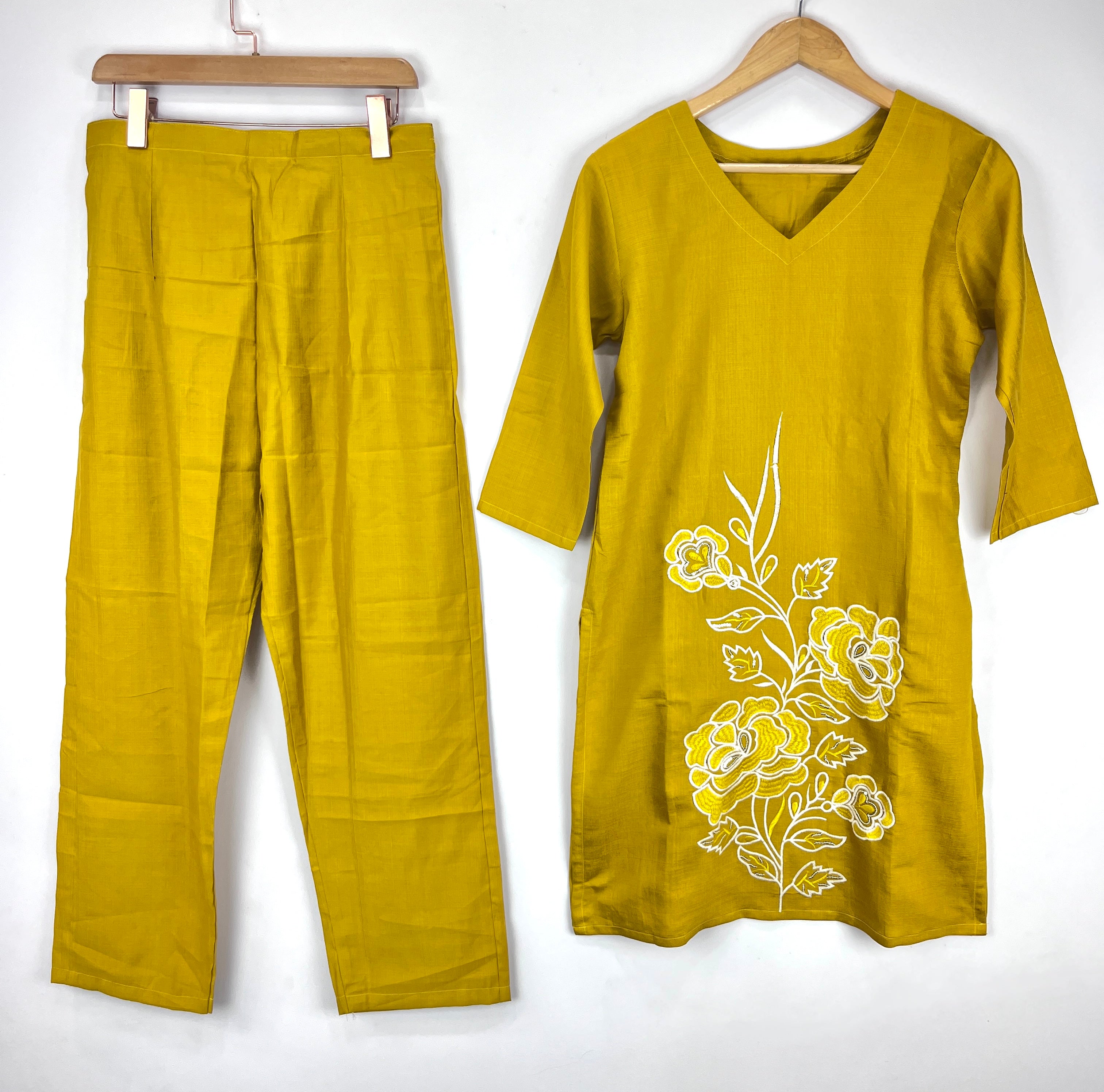 Pure Vertical Embroidery Thred Work Top Pent