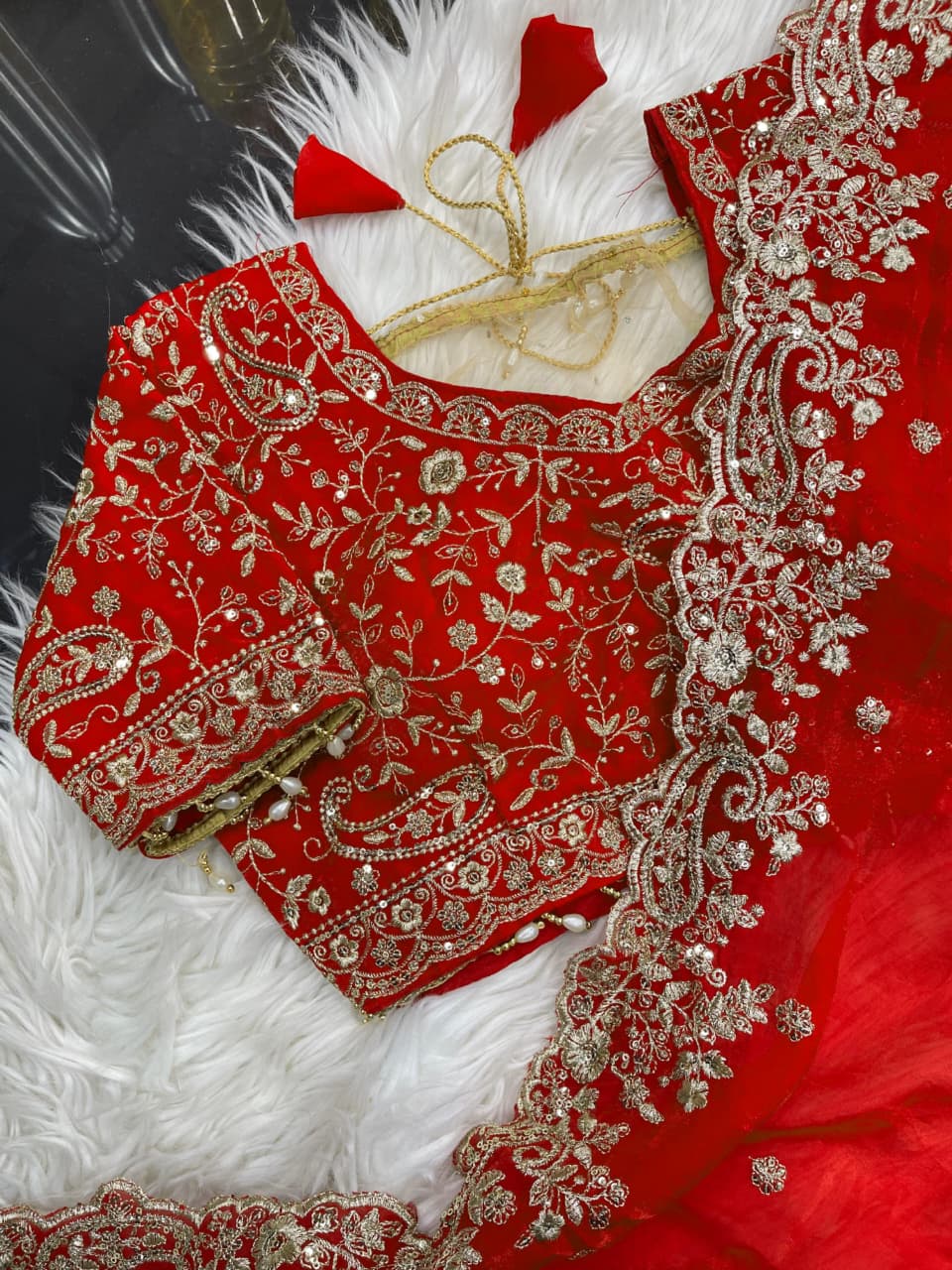Pure soft fendy sartin silk Fabric in Saree