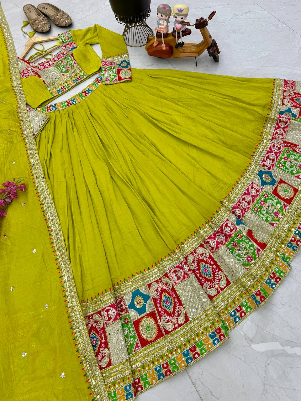 Coding Embroidery Siqunce Work with zip In Choli
