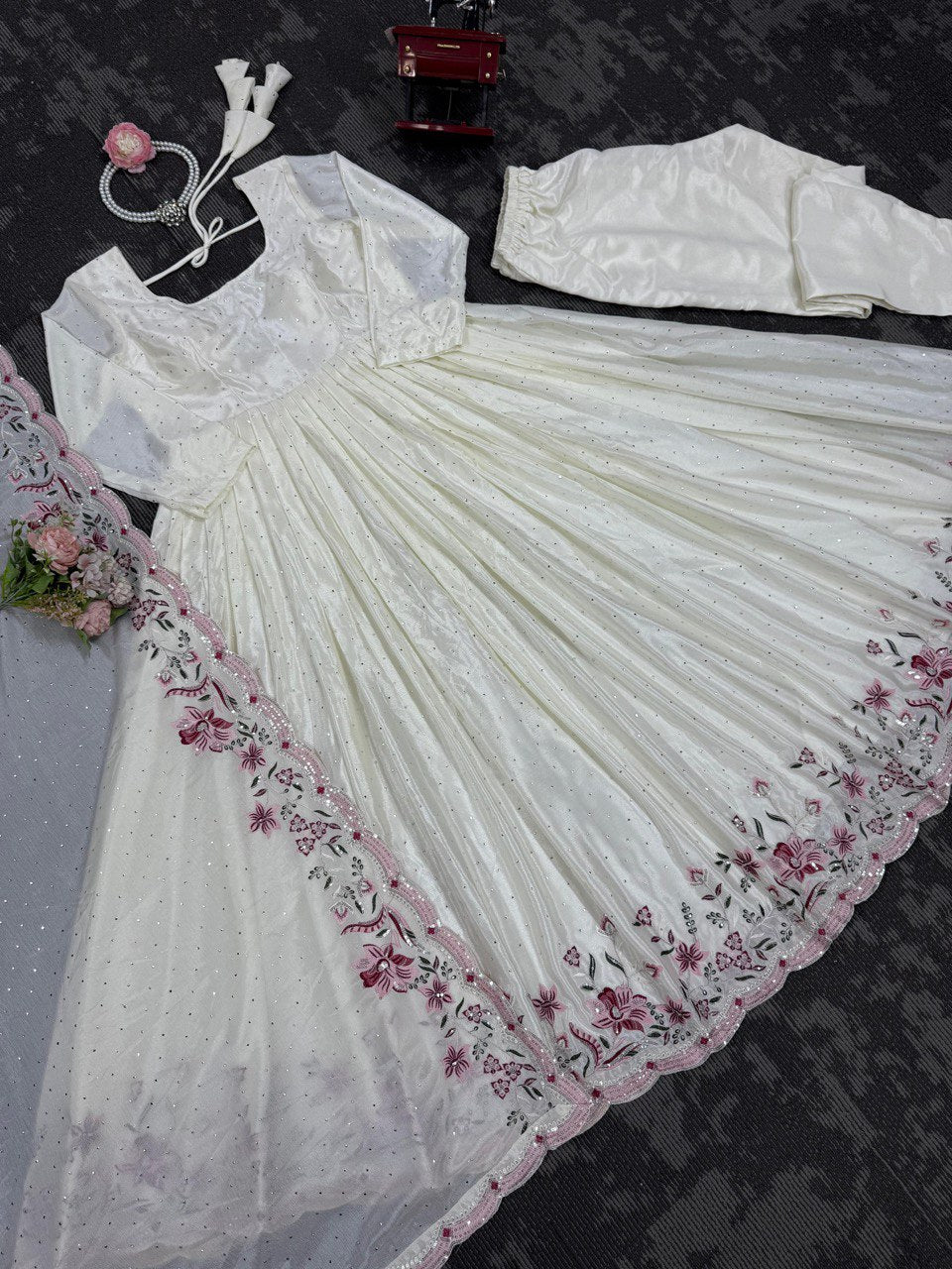 Chinon Silk Thread With Sequence Work Top Pent