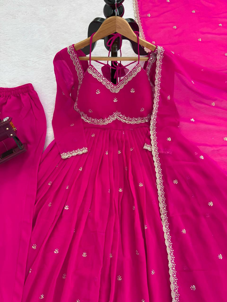 havy Foux Goargate Fabric in Gown