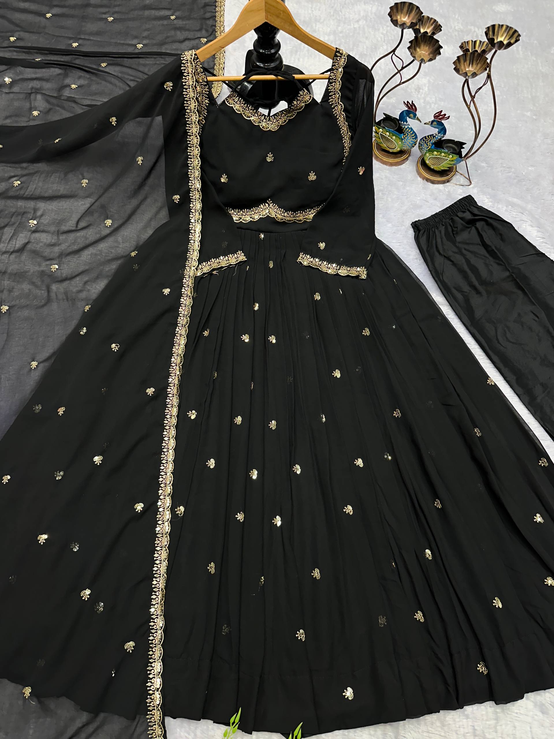 havy Foux Goargate Fabric in Gown