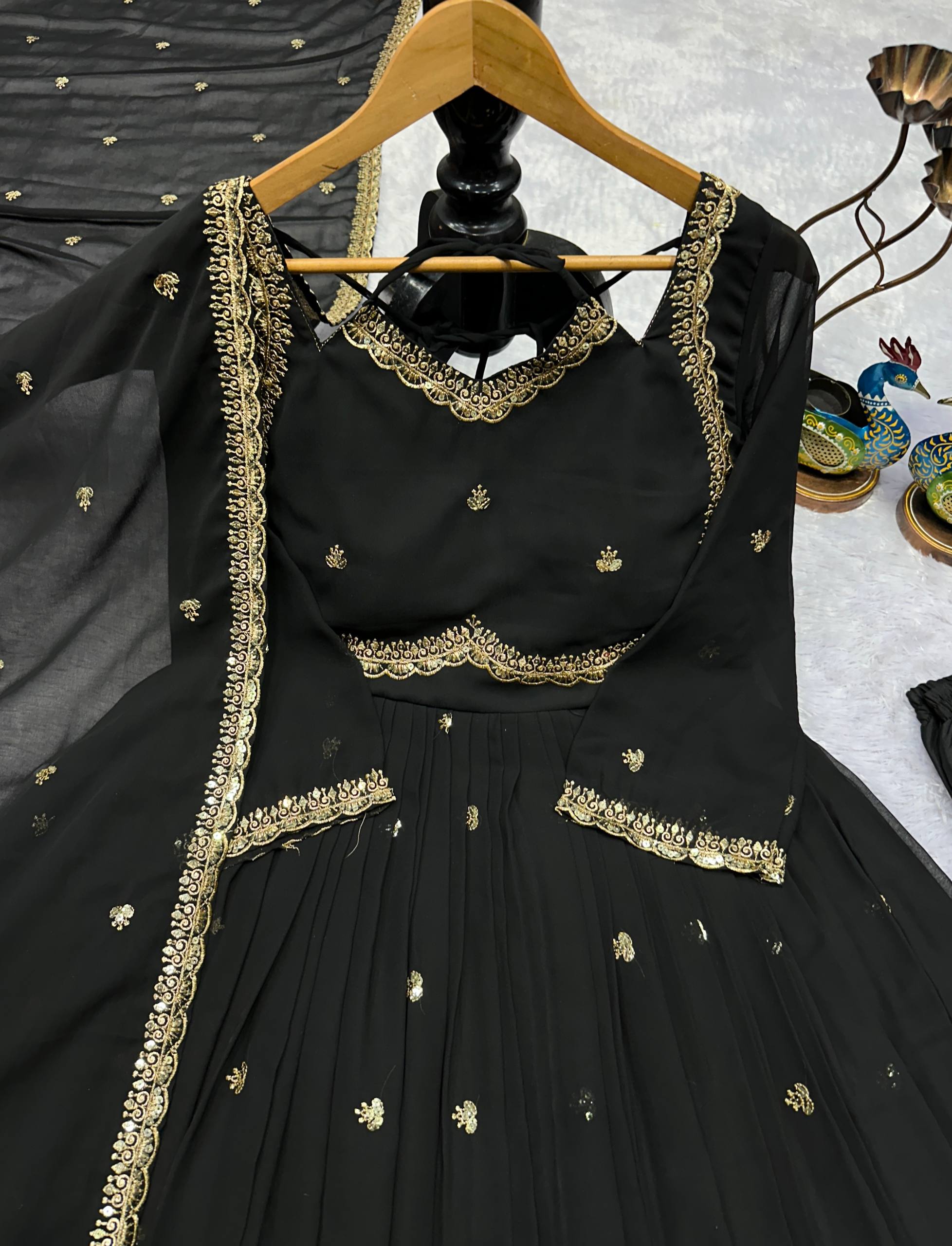 havy Foux Goargate Fabric in Gown
