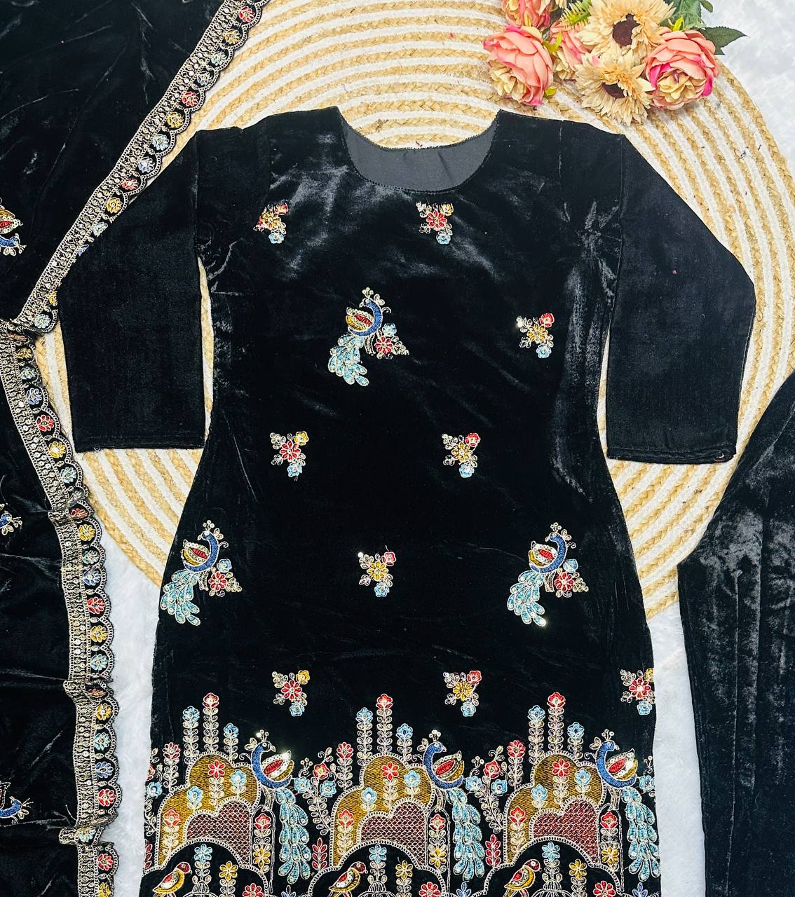 Black Color Havy Viscis Velvet Embroidery Work Top Pent