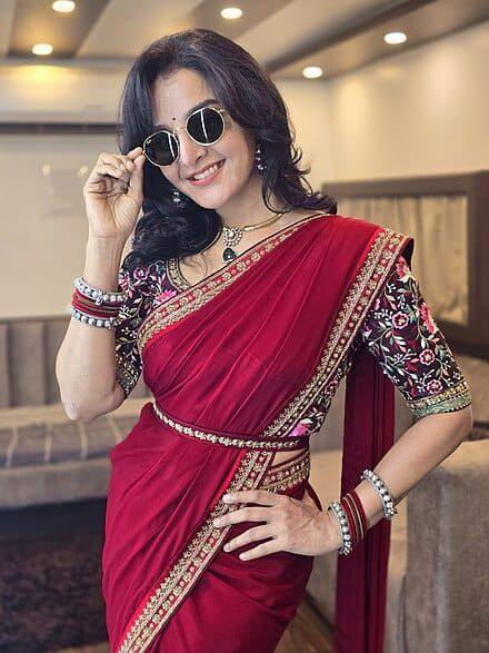 Faux Georgette With Thred & Sequnce work Saree