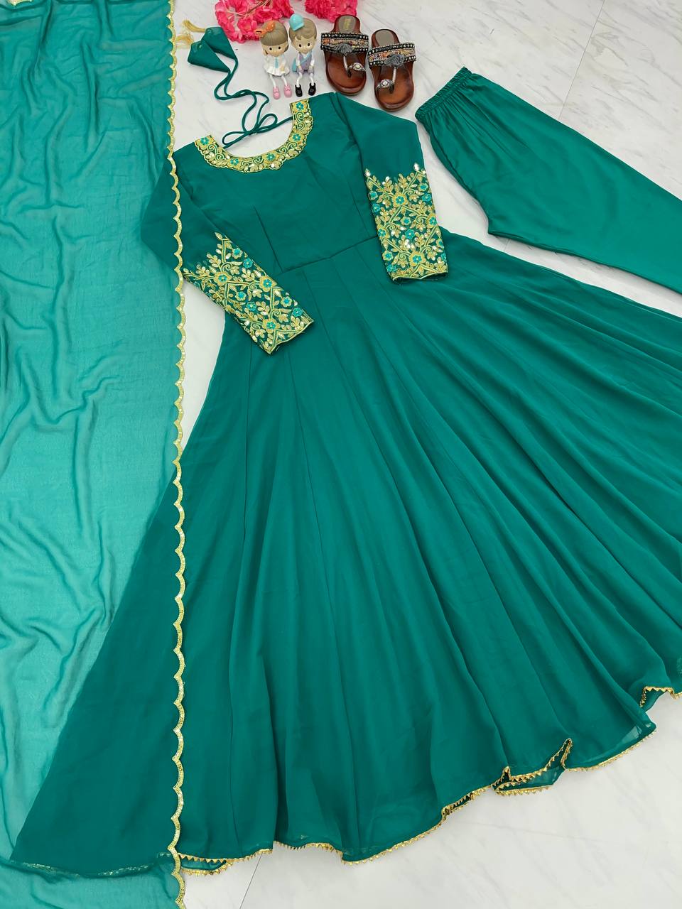 Launching New Party Wear Look Heavy Foux Georgette Anarkali Gown